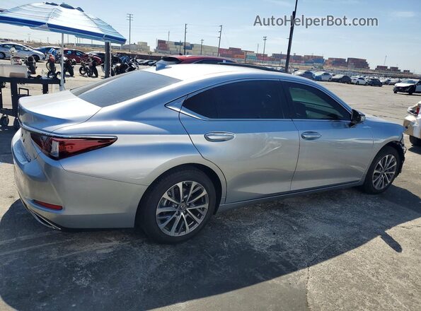 58ACZ1B12SU196604 2025 LEXUS ES Silver Trasero derecho