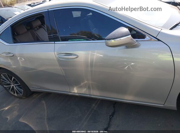 58ADA1C10NU019824 2022 LEXUS ES 300H Silver სალონის 360-გრადუსიანი ხედი