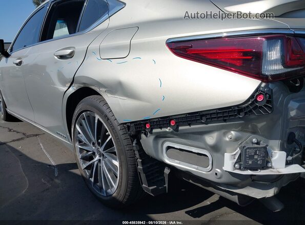 58ADA1C10NU019824 2022 LEXUS ES 300H Silver 