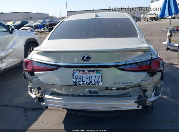 58ADA1C10NU019824 2022 LEXUS ES 300H Silver 