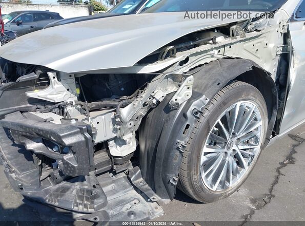 58ADA1C10NU019824 2022 LEXUS ES 300H Silver 