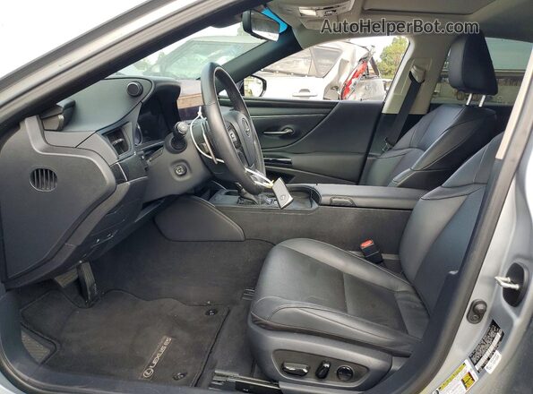 58ADA1C13PU033817 2023 LEXUS ES Серебряный Вид салона спереди