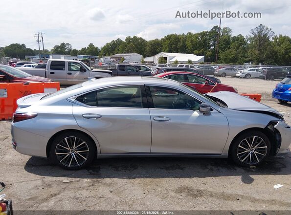 58ADA1C14RU042528 2024 LEXUS ES 300H Gray Widok wnętrza z tyłu