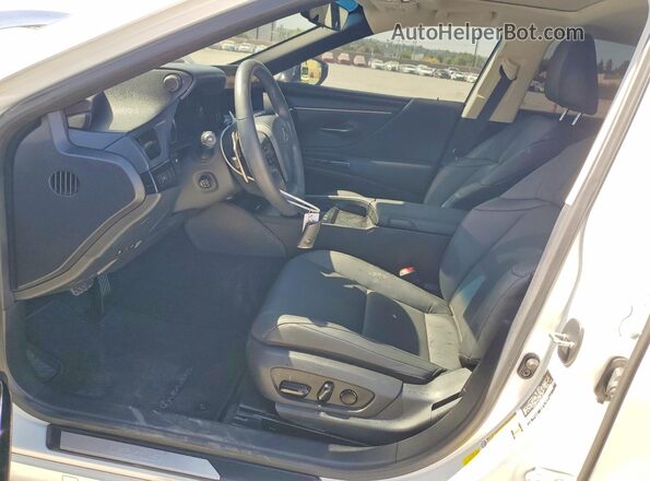 58ADA1C16SU070837 2025 LEXUS ES White Front interior view