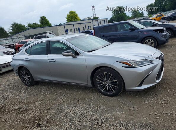 58ADA1C17RU052633 2024 LEXUS ES Silver Przód prawy