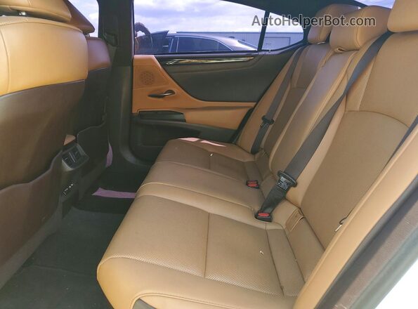 58ADA1C1XMU003886 2021 LEXUS ES White Vista de los asientos traseros