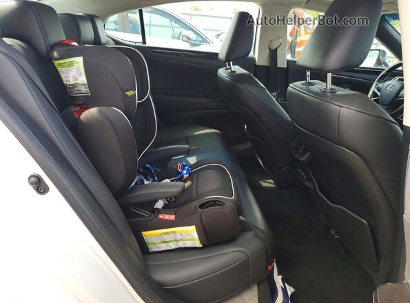 58ADZ1B11LU066402 2020 LEXUS ES White Vista de los asientos traseros