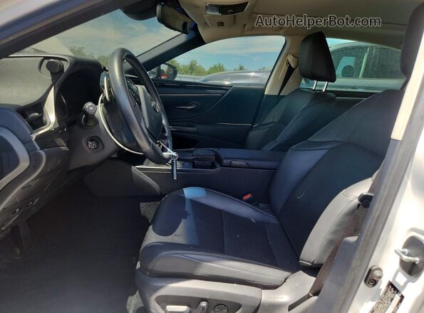 58ADZ1B13LU065882 2020 LEXUS ES White Vista interior delantera