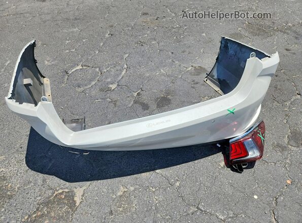 58ADZ1B13LU065882 2020 LEXUS ES White Vista del compartimento del motor