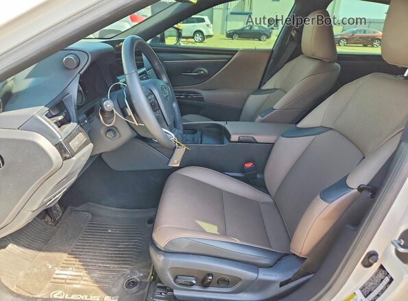 58ADZ1B13SU203371 2025 LEXUS ES White Vista interior delantera