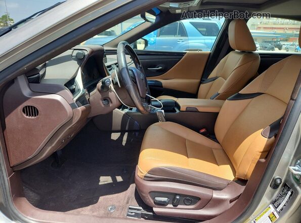 58ADZ1B14LU081573 2020 LEXUS ES Gray Front interior view
