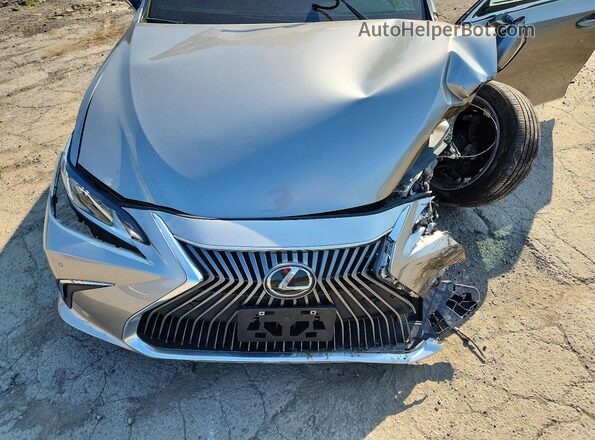 58ADZ1B15LU069299 2020 LEXUS ES Silver Widok wnętrza z tyłu