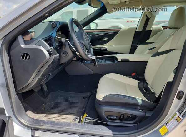 58ADZ1B16SU194147 2025 LEXUS ES Silver Vista interior delantera
