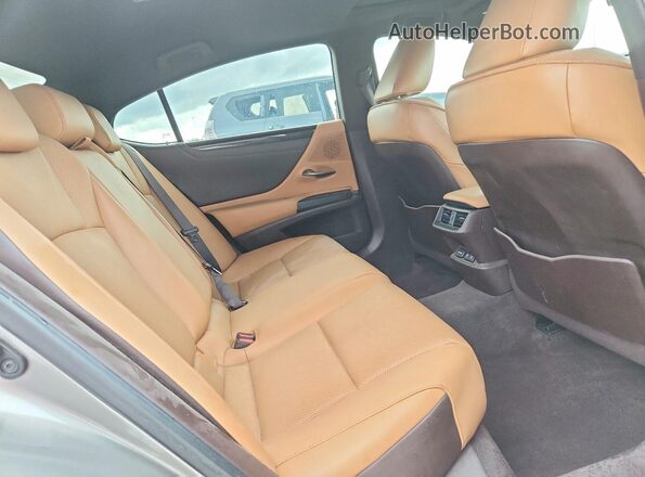 58ADZ1B17MU089023 2021 LEXUS ES Silver Vista de los asientos traseros