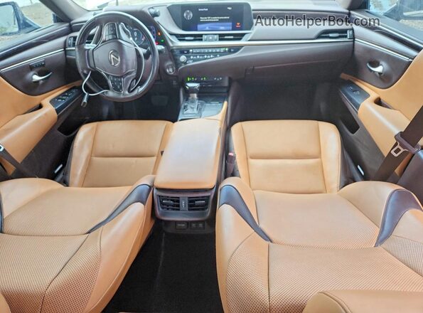 58ADZ1B17MU089023 2021 LEXUS ES Silver Vista del salpicadero