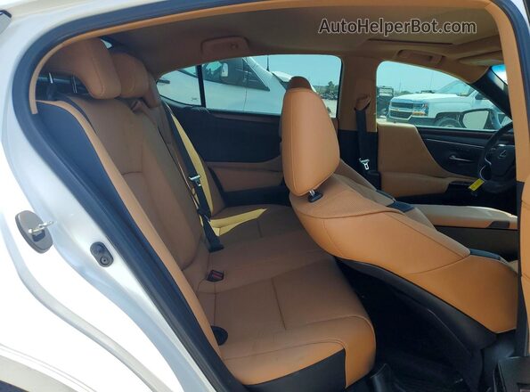 58ADZ1B17PU155686 2023 LEXUS ES White Rear seats view
