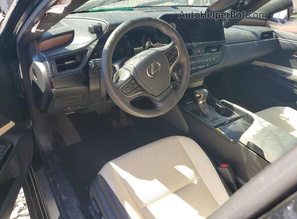 58ADZ1B18SU195980 2025 LEXUS ES Черный Вид панели приборов