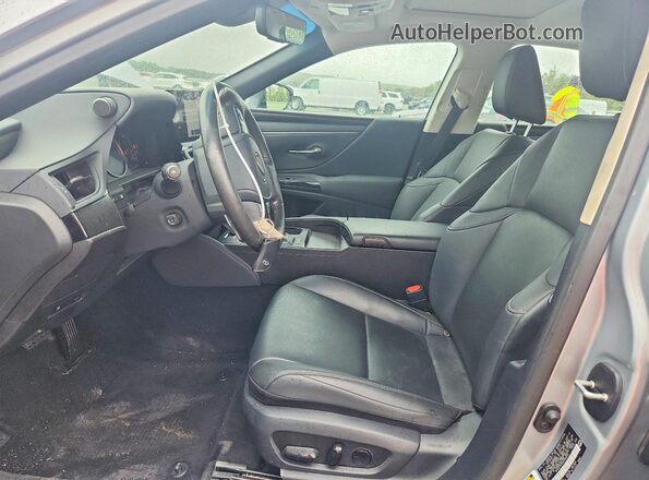 58ADZ1B19RU184870 2024 LEXUS ES Gray Вид салону спереду
