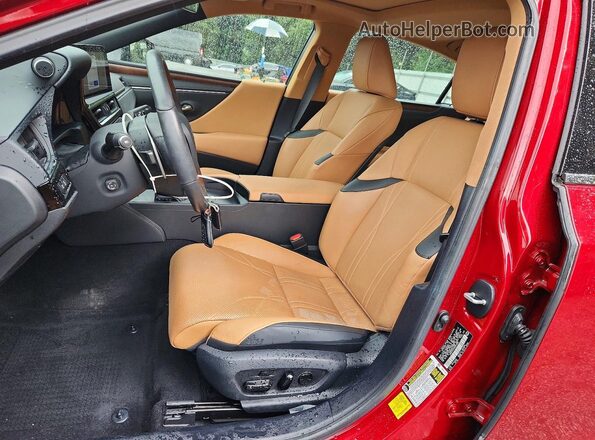 58AEA1C12RU049885 2024 LEXUS ES Maroon Vista interior delantera