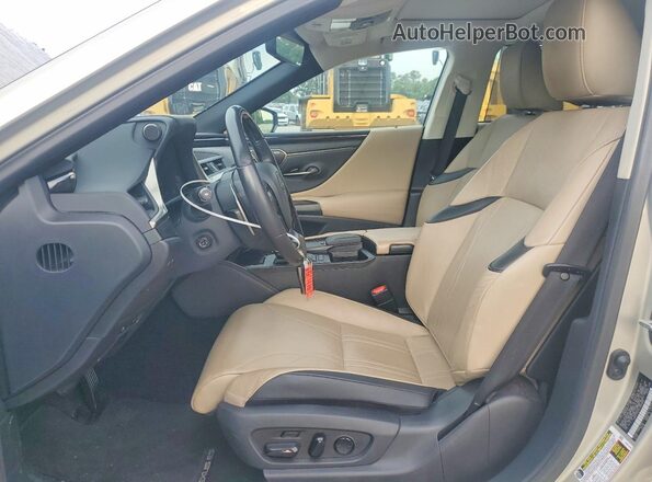 58AF21B12LU010594 2020 LEXUS ES Gold Widok wnętrza z przodu