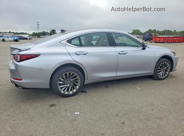 58AFZ1B13RU180452 2024 LEXUS ES Silver უკანა მარჯვენა