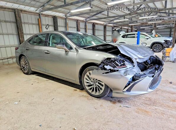 58AFZ1B18LU063988 2020 LEXUS ES Silver Front right