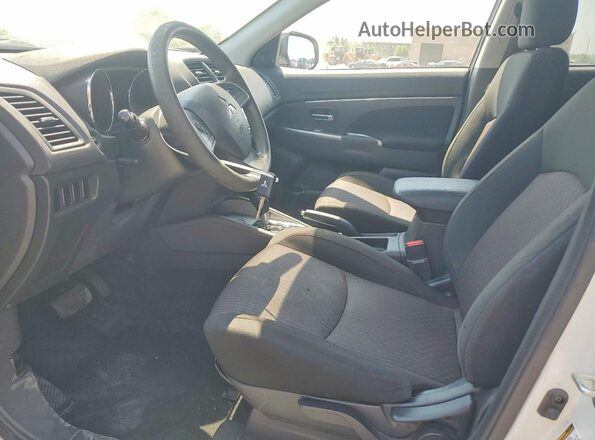 JA4AP3AU0JU017114 2018 MITSUBISHI OUTLANDER White Առջևի վահանակի տեսք