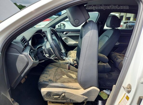 WA1DECF35R1034202 2024 AUDI Q3 White Widok deski rozdzielczej