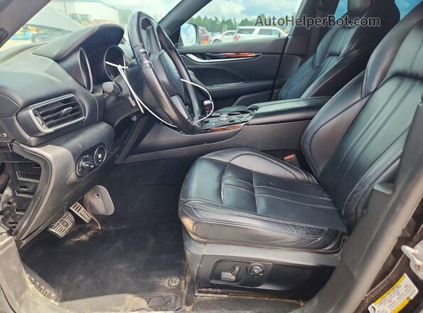 ZN661XUS8HX262717 2017 MASERATI LEVANTE Black Dashboard view