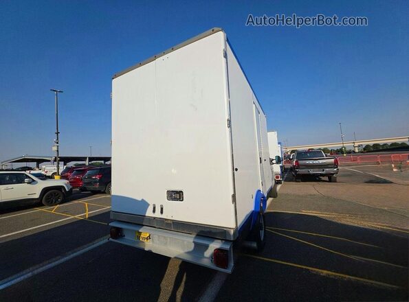 1FDWE3FK9PDD08532 2023 FORD ECONOLINE Белый Передняя правая четверть