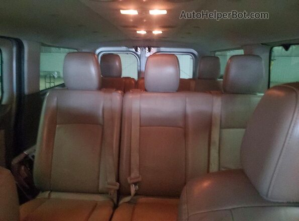 5BZAF0AA5GN852500 2016 NISSAN NV Silver Vista de los asientos traseros