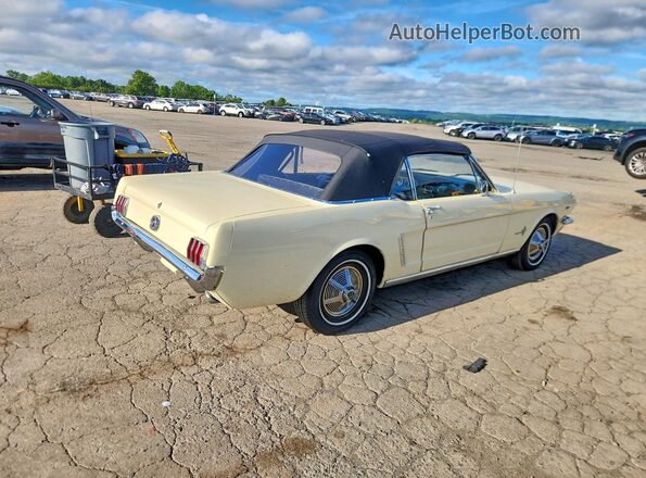 5F08A755370 1965 FORD MUSTANG Cream Trasero derecho