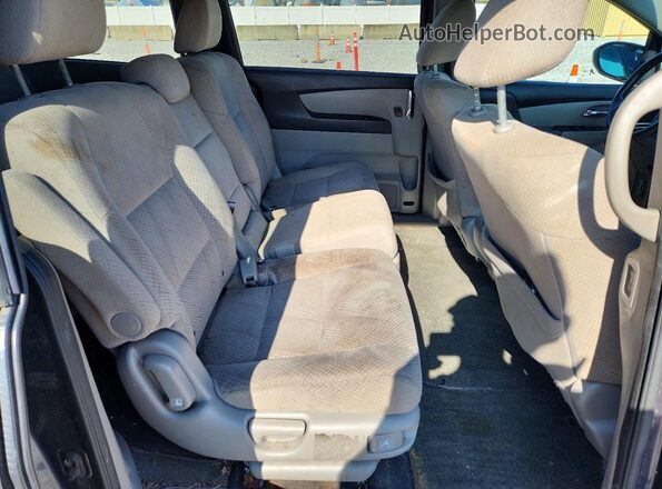 5FNRL5H35HB020879 2017 HONDA ODYSSEY Silver Widok wnętrza z tyłu