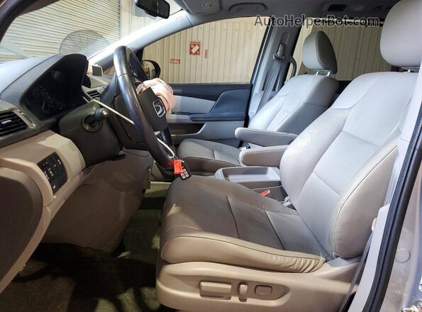 5FNRL5H61GB039924 2016 HONDA ODYSSEY Silver Вид салону спереду