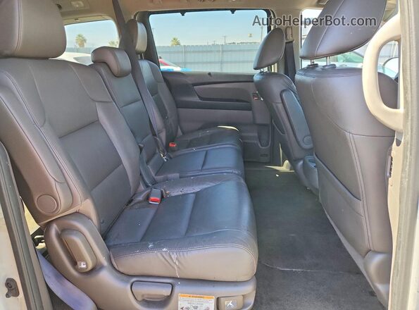 5FNRL5H61HB021764 2017 HONDA ODYSSEY White Rear interior view