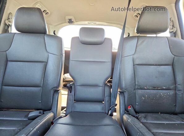 5FNRL5H61HB021764 2017 HONDA ODYSSEY White Rear seats view