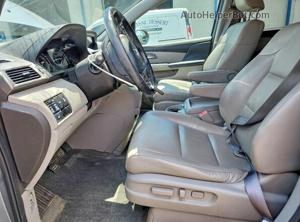 5FNRL5H63GB105339 2016 HONDA ODYSSEY Silver Widok wnętrza z przodu
