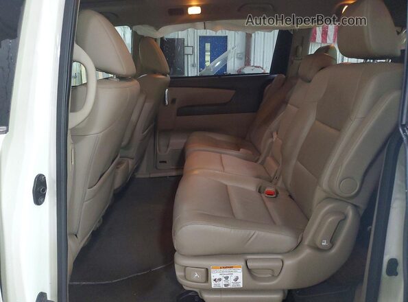5FNRL5H64GB128029 2016 HONDA ODYSSEY White Widok wnętrza z tyłu