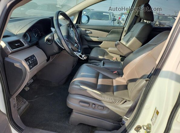 5FNRL5H66GB112611 2016 HONDA ODYSSEY White Front interior view