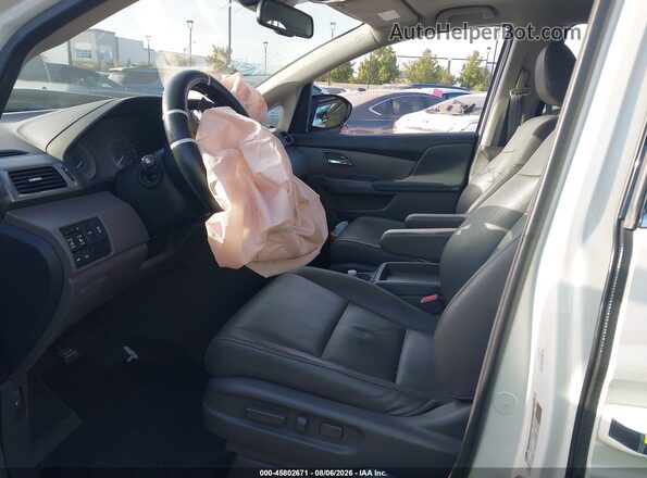 5FNRL5H90HB012354 2017 HONDA ODYSSEY White Front interior view