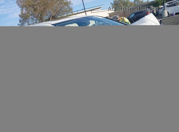 5FNRL5H90HB012354 2017 HONDA ODYSSEY White 360 interior view