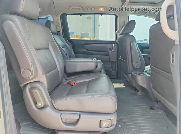 5FNRL5H92HB021864 2017 HONDA ODYSSEY Белый Вид задней части салона