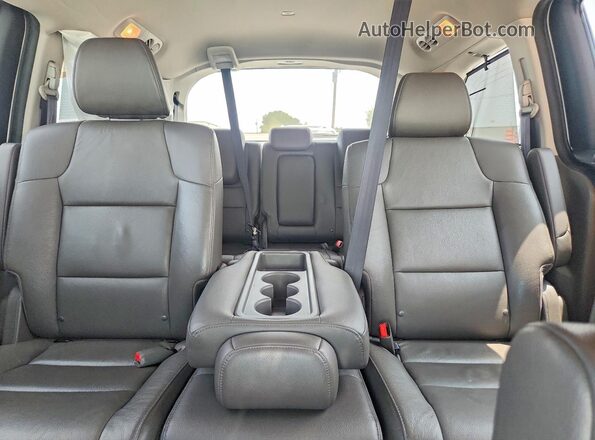 5FNRL5H92HB021864 2017 HONDA ODYSSEY Белый Вид задних сидений