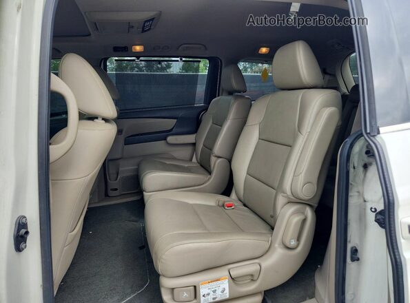 5FNRL5H98GB080139 2016 HONDA ODYSSEY White Vista interior trasera