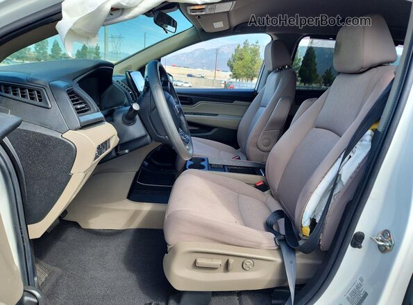5FNRL6H50LB001320 2020 HONDA ODYSSEY White Вид салону спереду