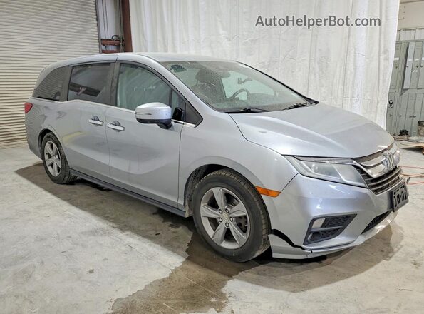 5FNRL6H57JB066615 2018 HONDA ODYSSEY Silver Przód prawy