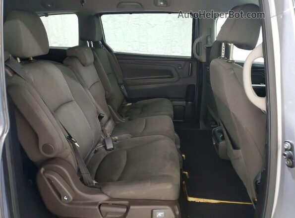 5FNRL6H57JB066615 2018 HONDA ODYSSEY Silver Widok wnętrza z tyłu