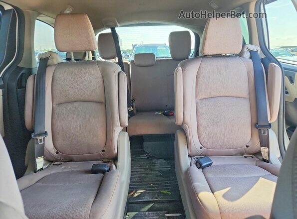 5FNRL6H5XLB010168 2020 HONDA ODYSSEY White Rear seats view