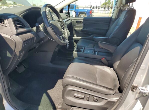5FNRL6H60SB022918 2025 HONDA ODYSSEY Silver Вид салону спереду
