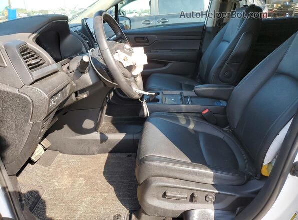 5FNRL6H61SB063333 2025 HONDA ODYSSEY White Widok wnętrza z tyłu